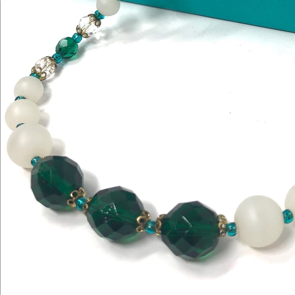 Vintage Glass Bead Necklace Spring Green & White - Picture 3 of 7